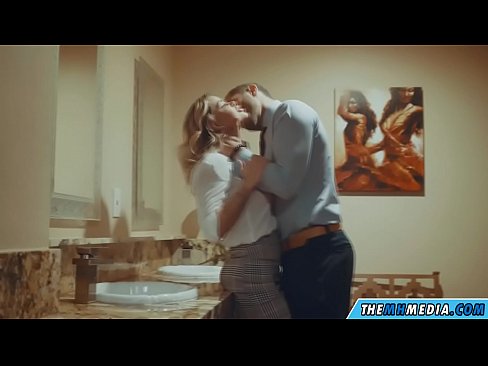 ❤️ Quando una bionda formosa ti seduce in un bagno pubblico Porno bello al it.newsexxxx.ru ❌